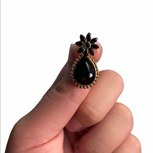 ⭐️Simple Black & Gold Earrings